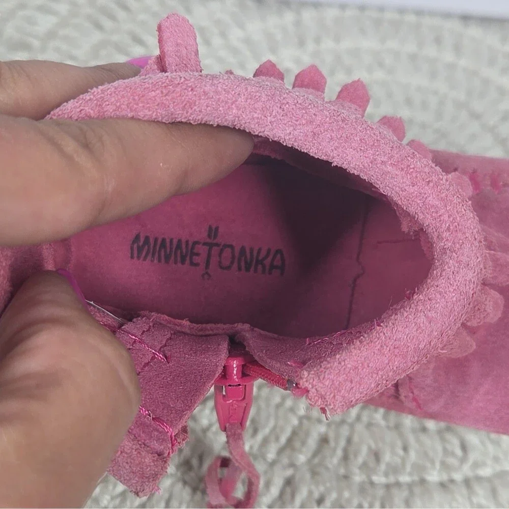 Minnetonka 2 Layer Fringe Booties Toddler Girls 6 Pink Suede Moccasin Barbie